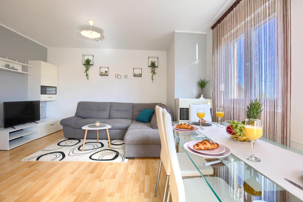 Apartman Andi Pula Exterior photo