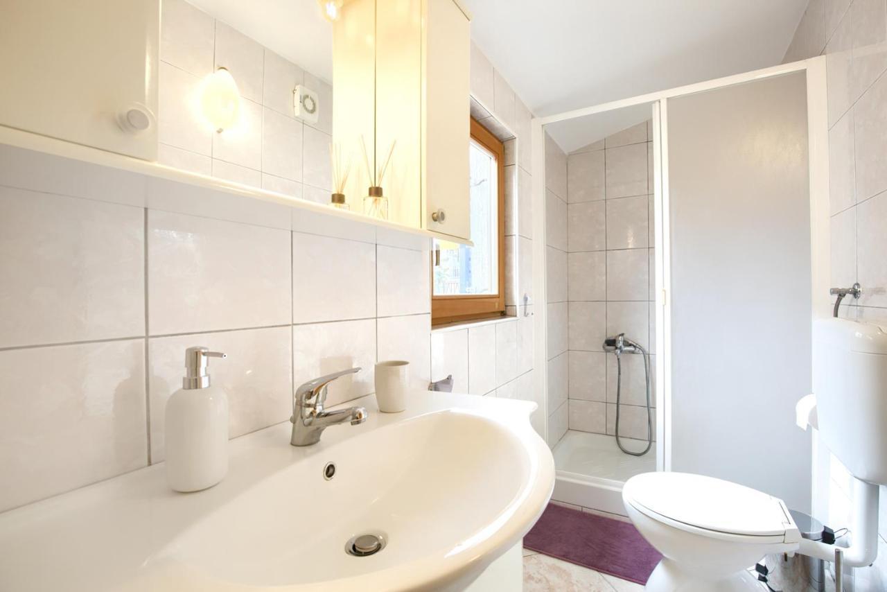 Apartman Andi Pula Exterior photo