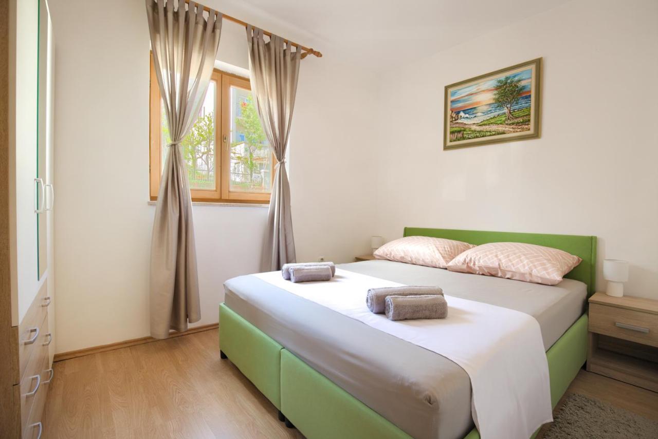 Apartman Andi Pula Exterior photo